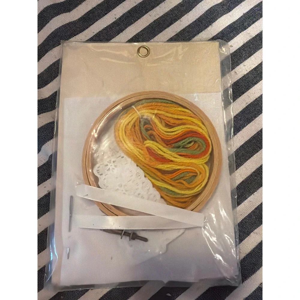 Vogart Crafts Creative Stitchery Kit Autumn Heart 2017A Caring is Sharing